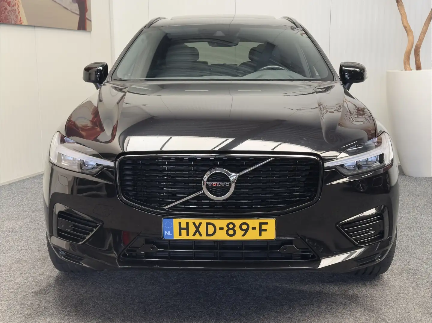Volvo XC60 2.0 RECHARGE T6 AWD R-DESIGN PANORAMADAK LUCHTVERI Zwart - 2