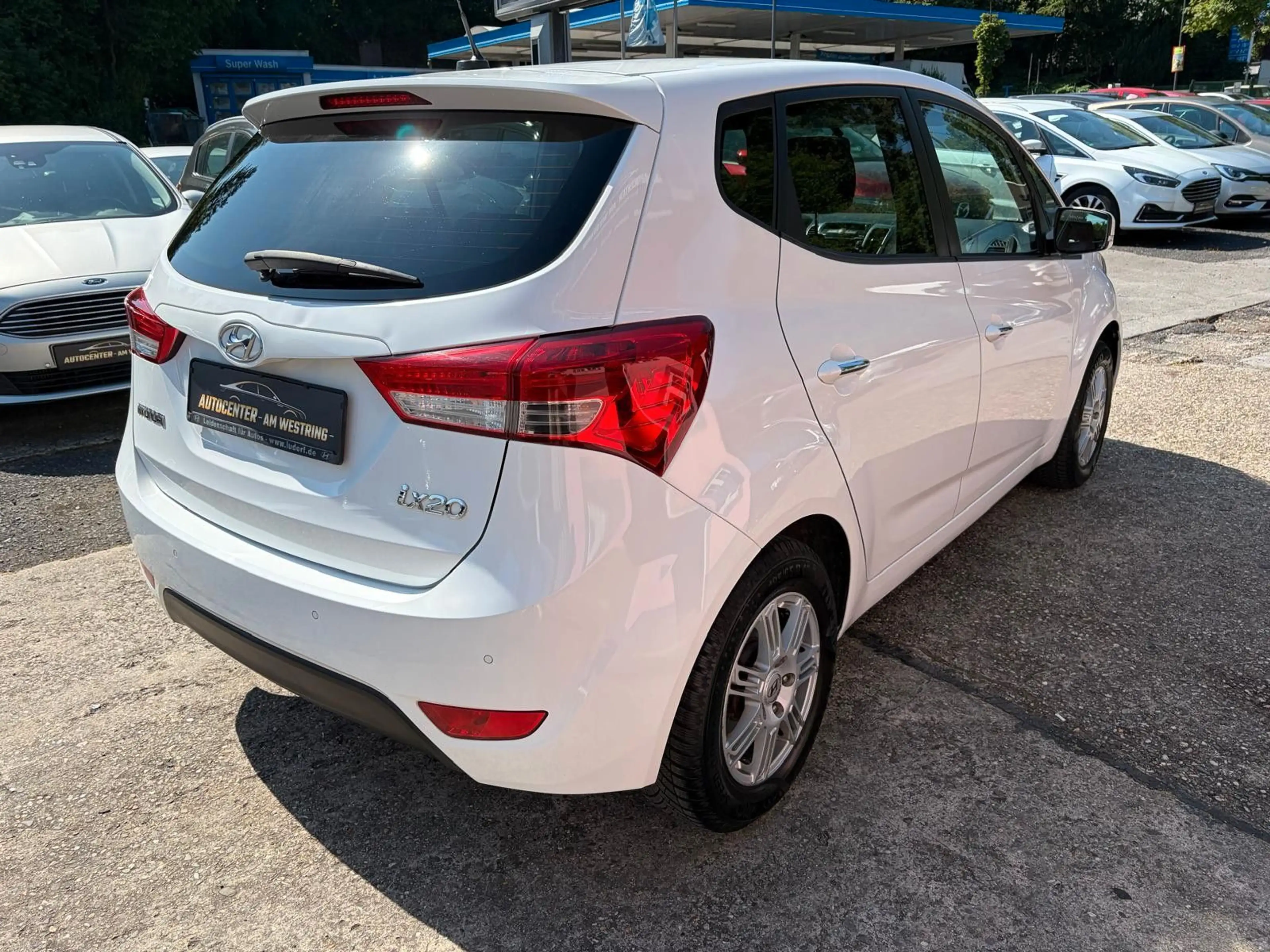 Hyundai iX20 FIFA world Cup Edition — photo 3