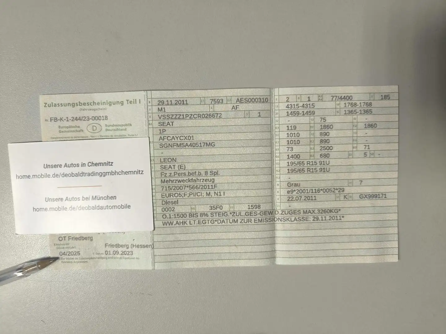 SEAT Leon Reference 1.6 TDI Silber - 2