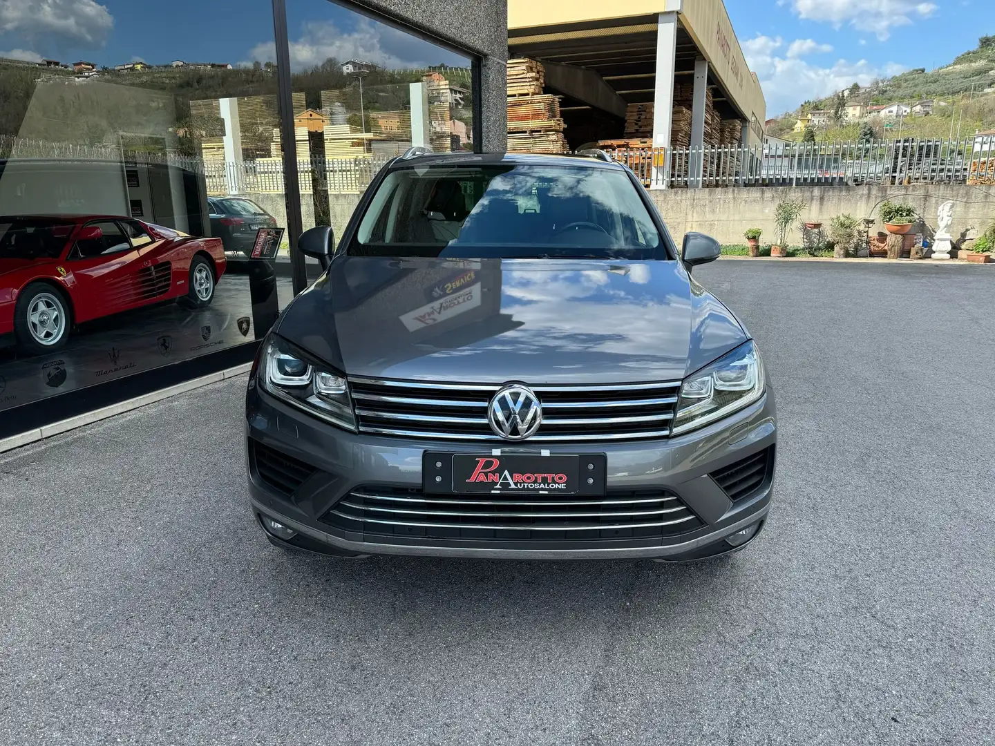 Volkswagen Touareg 3.0 V6 tdi Executive 204cv tiptronic Gris - 2