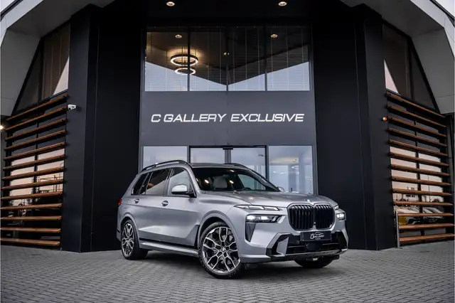 BMW X7 xDrive40i 7p. M-Sport Pro l BTW l Panorama l SoftC