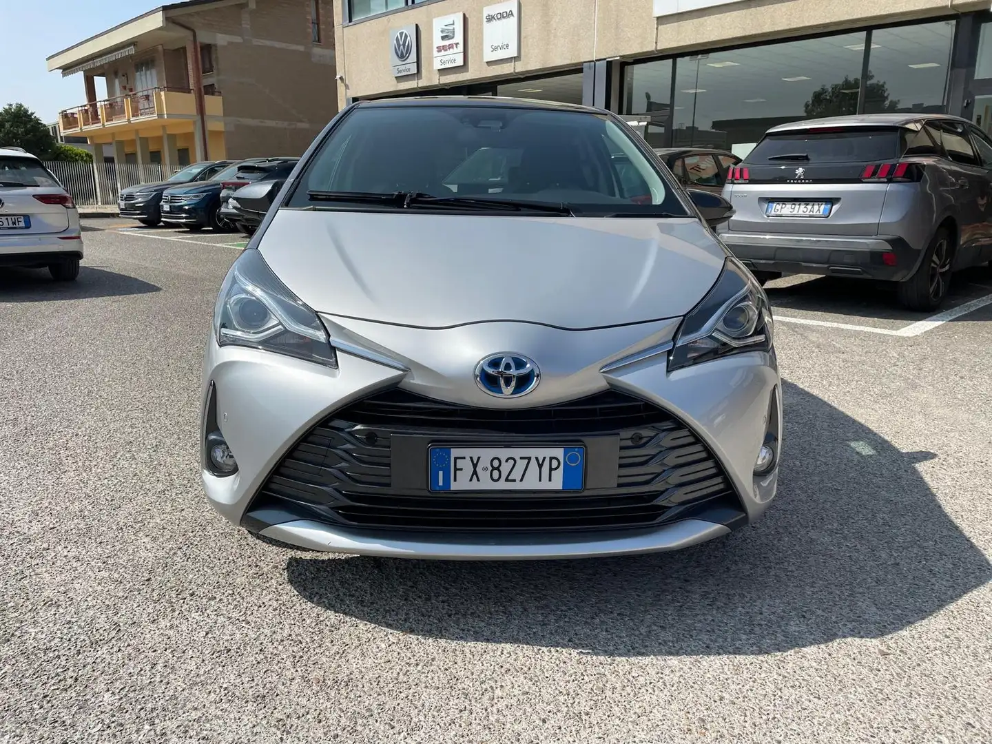 Toyota Yaris 5p 1.5h Active Plus Grau - 2