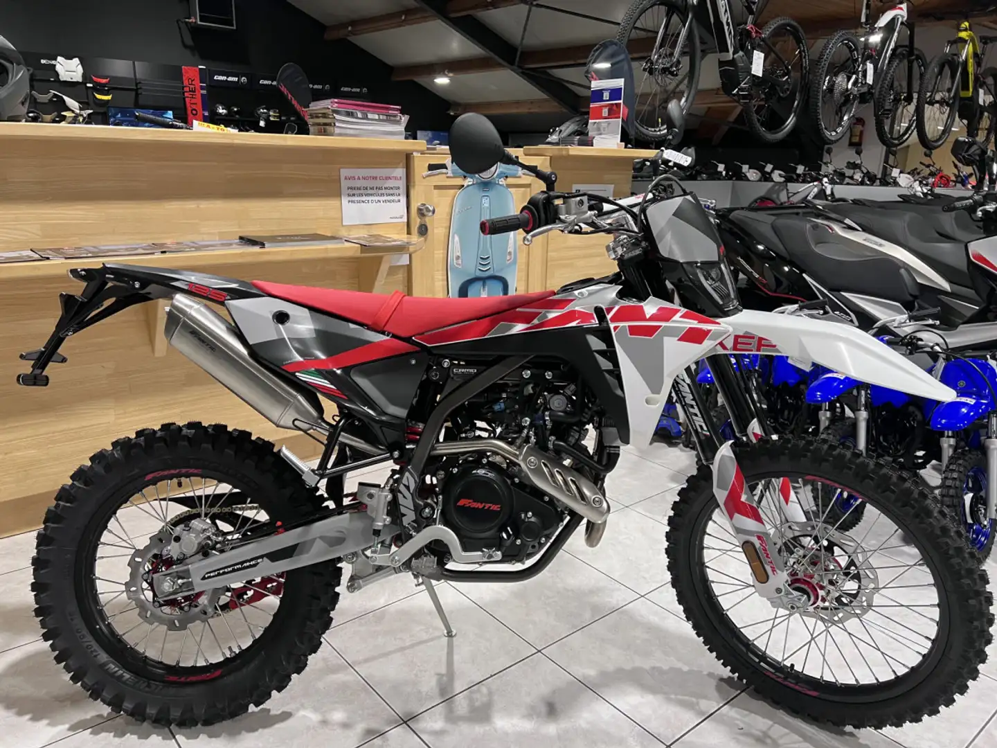 Fantic 125E Enduro XEF 4T PERFORMANCE Blanco - 1
