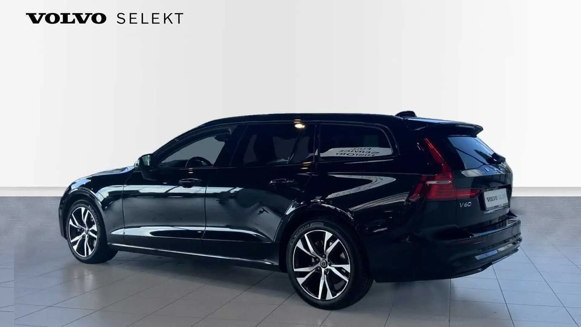 Volvo V60 II Plus, B4 Mild-Hybrid, Benzine Dark + Leder + Ha Zwart - 2