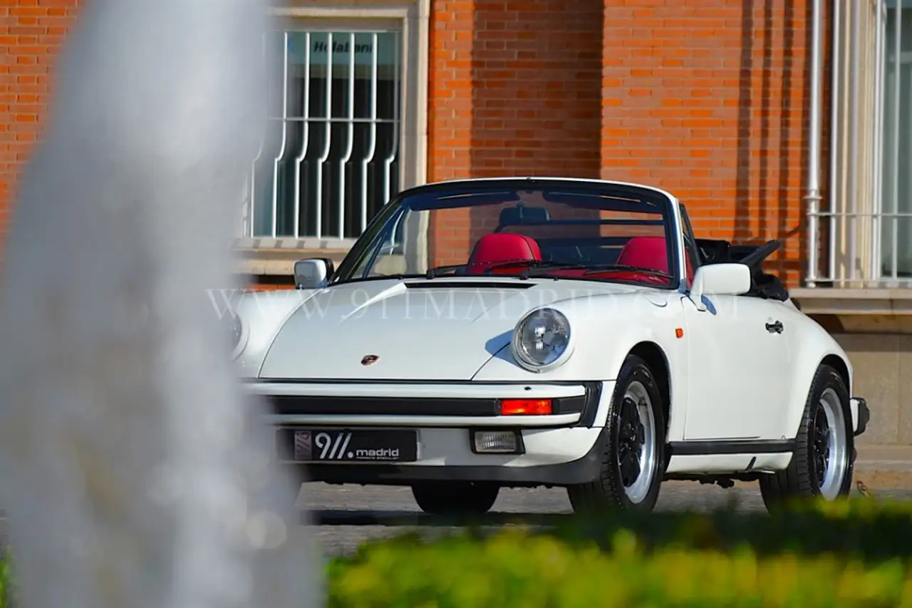 Porsche 911 3.2 Carrera Cabriolet, foto 4