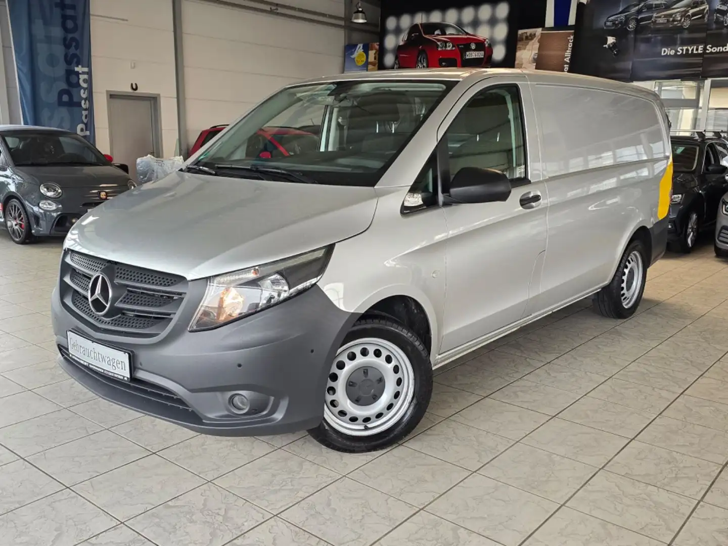 Mercedes-Benz Vito Kasten 119 CDI/BT 4x4 lang NAVI KLIMA AHK Silber - 1