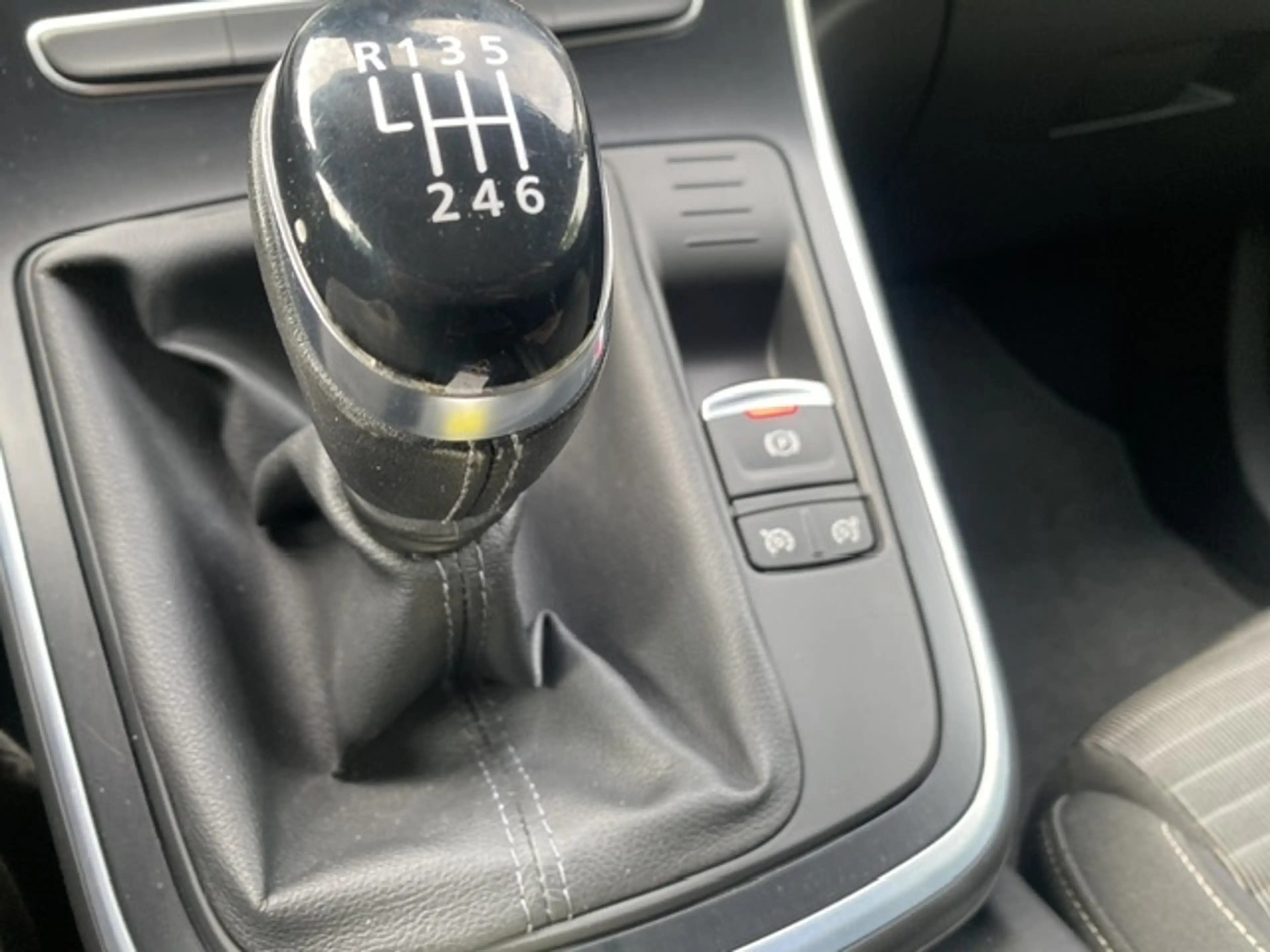 Renault Grand Scenic 1.3 TCe Intens 7p. trekhaak — photo 34