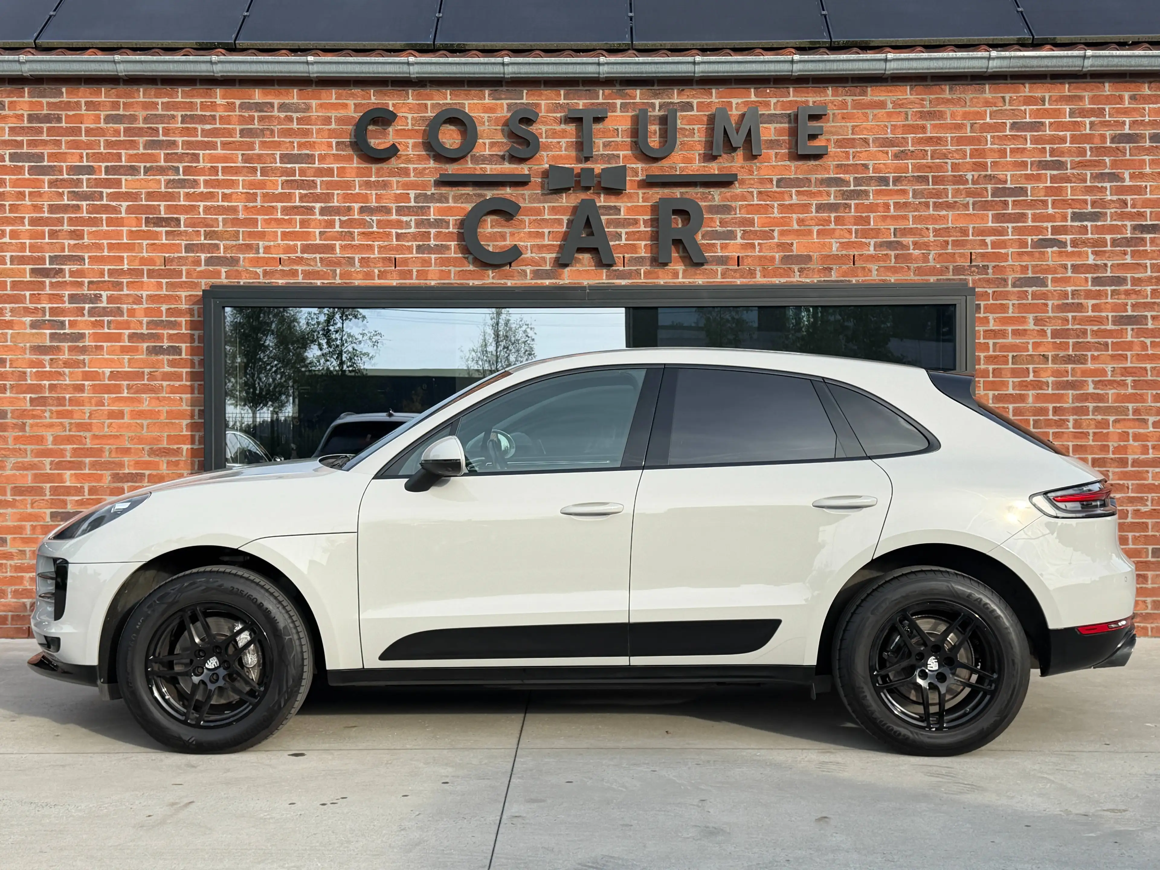 Porsche Macan Caméra 360 - Sièges à mémorisation - Attelage — photo 2