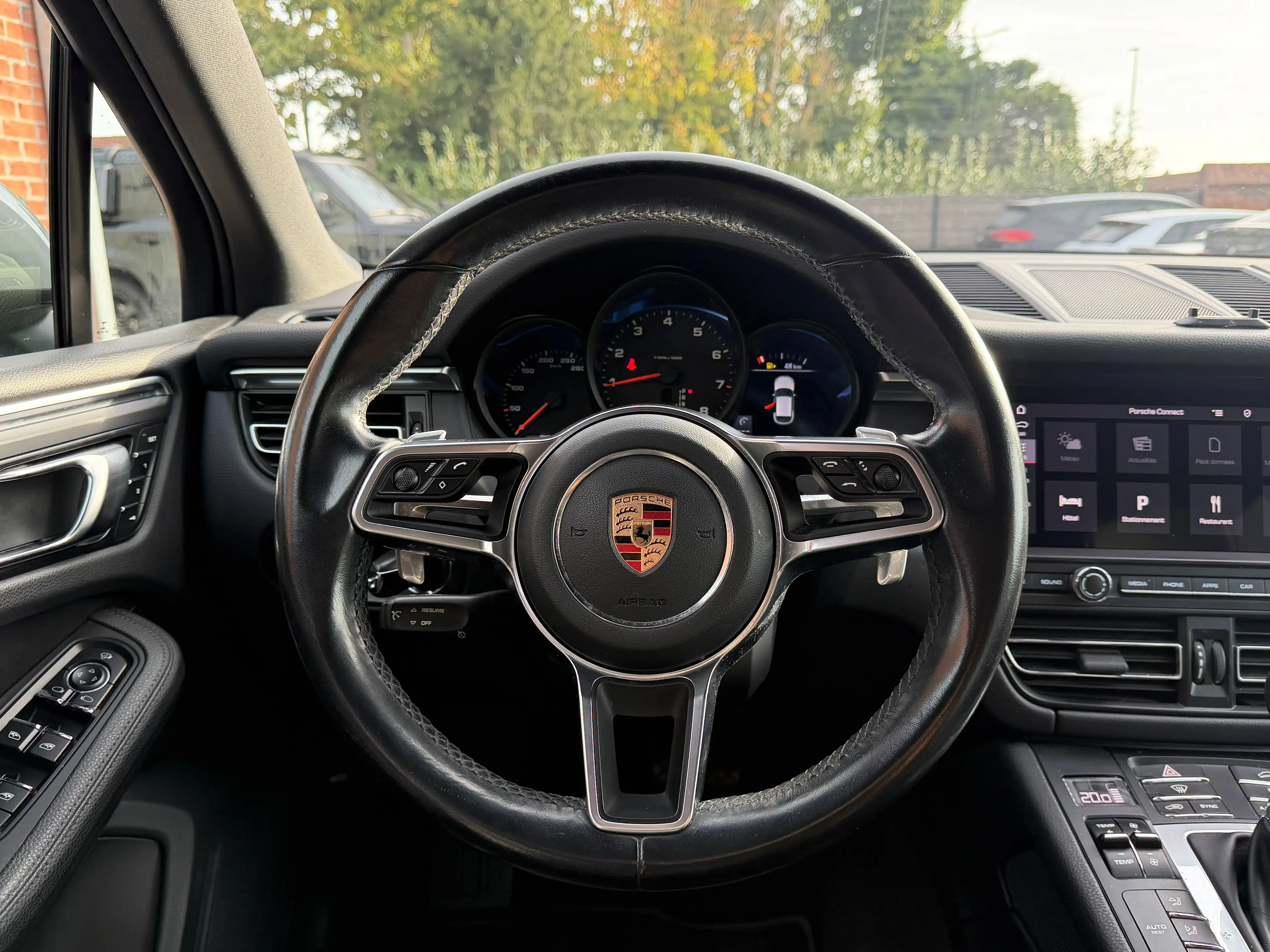 Porsche Macan Caméra 360 - Sièges à mémorisation - Attelage — photo 15