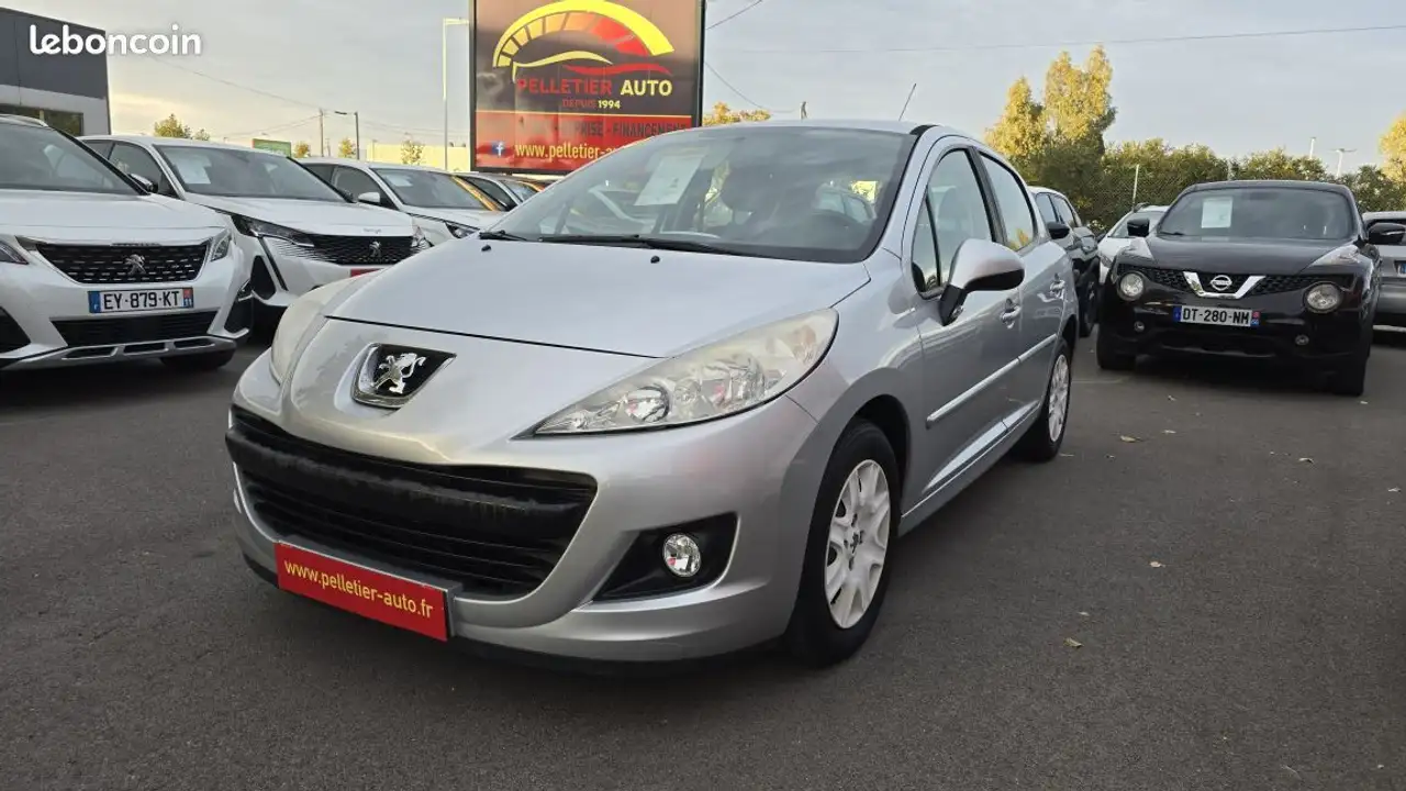 Peugeot 207 + 1.4 HDi 68ch FAP BLUE LION