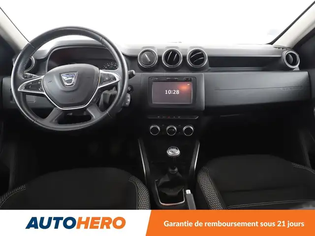 Dacia Duster view 12