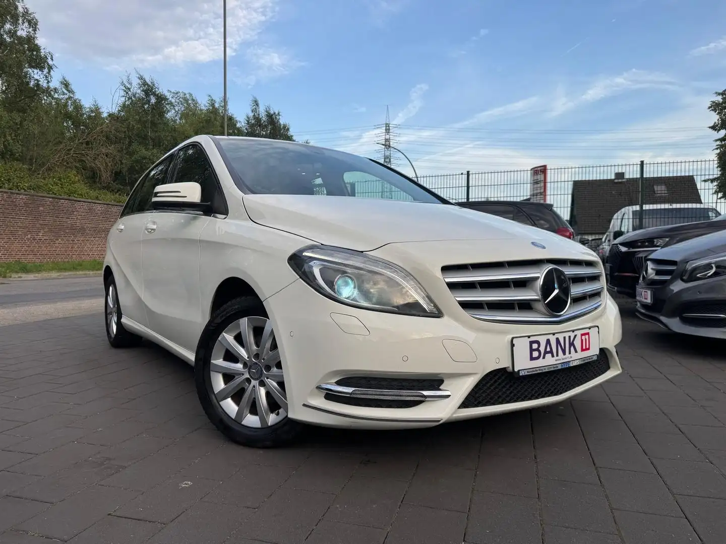 Mercedes-Benz B 180 AUTOMATIK PDC SCHECLHEFT Blanc - 1