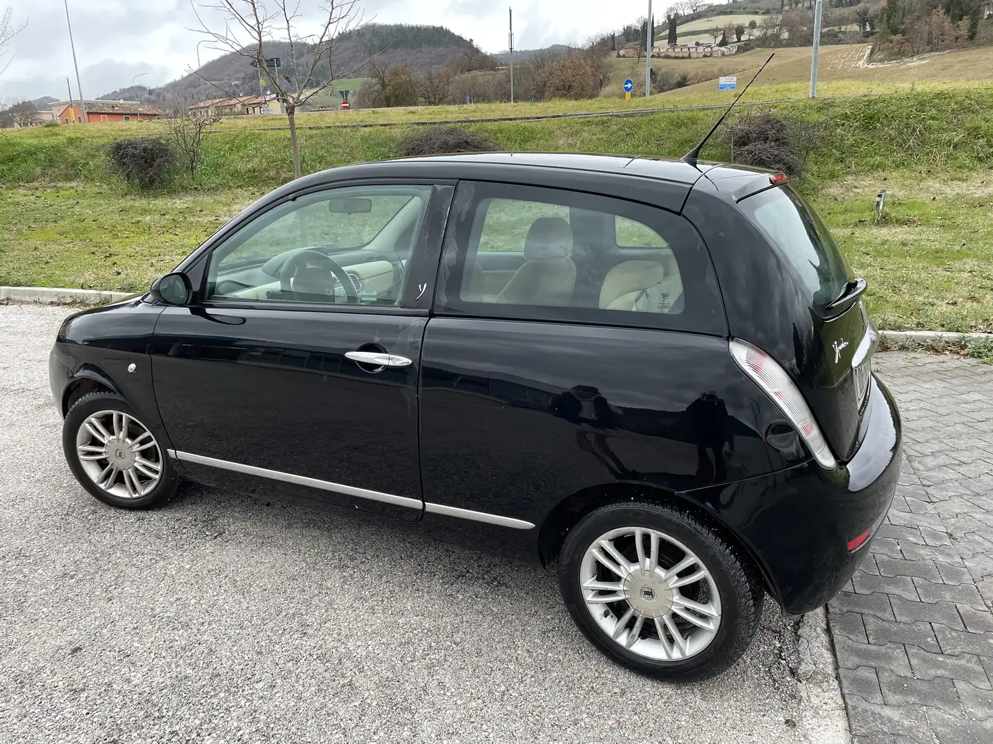 Lancia Ypsilon 1.4 16v Platino - 1