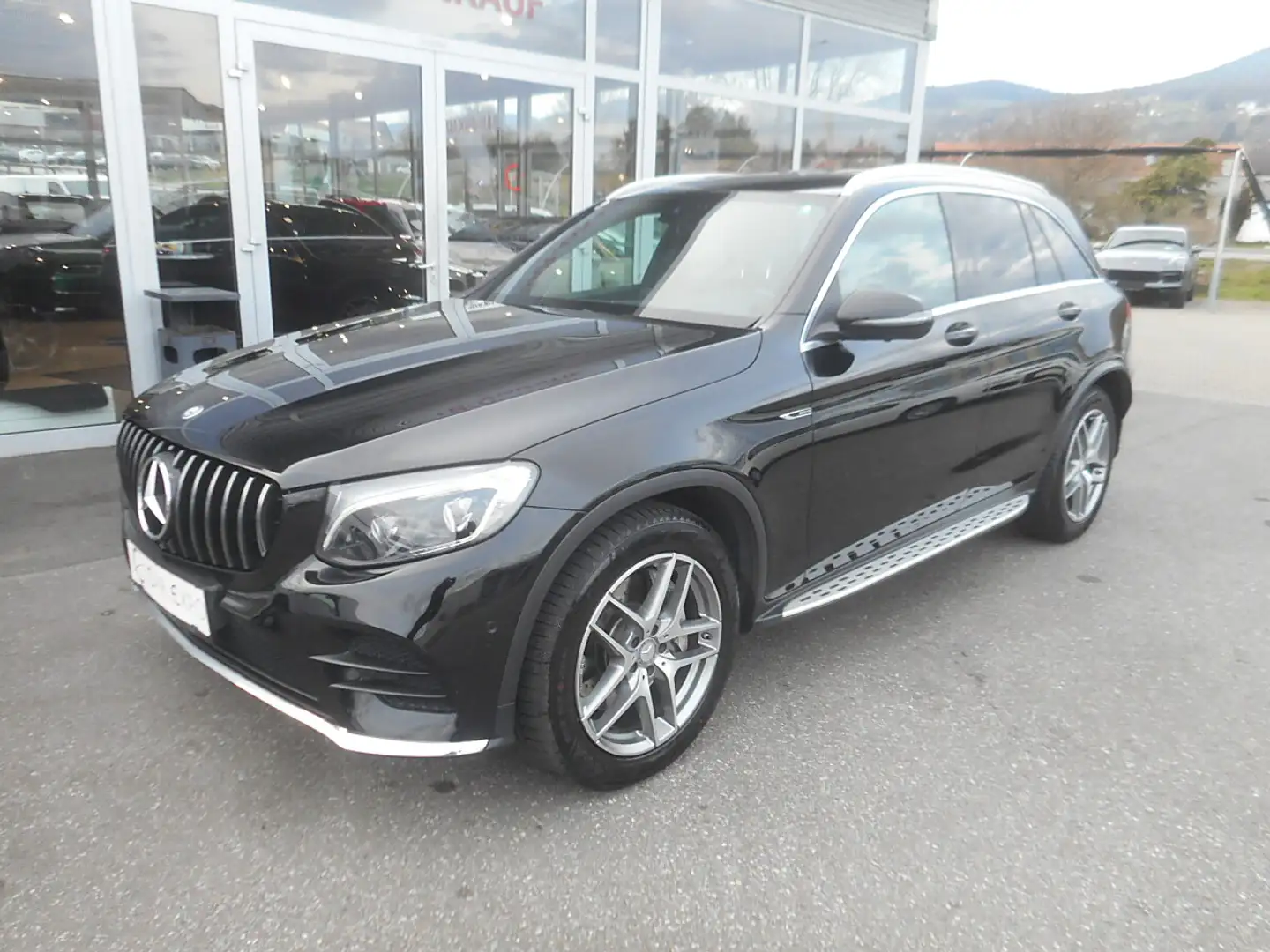 Mercedes-Benz GLC 220 d 4MATIC Aut. Schwarz - 1