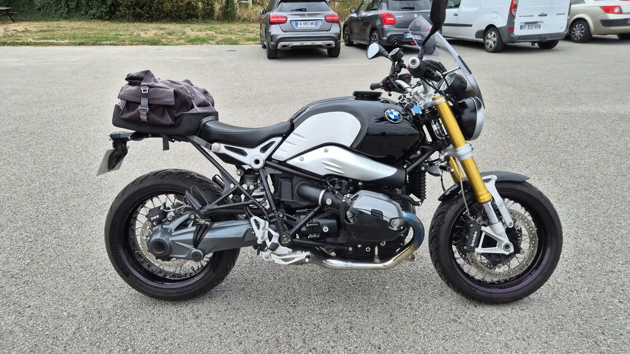 BMW R nineT