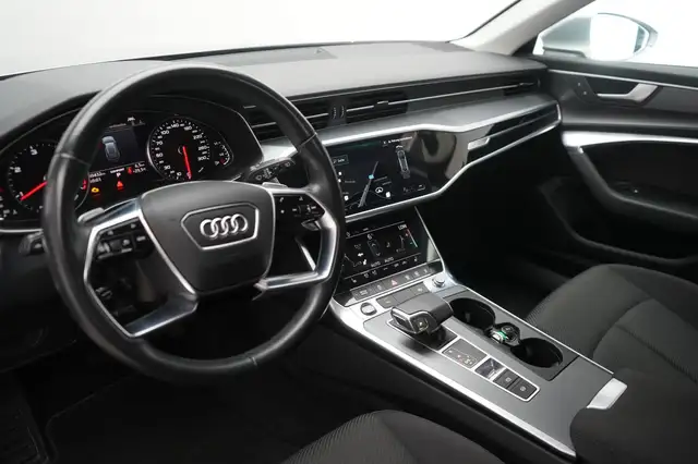 Audi A6 Avant view 12