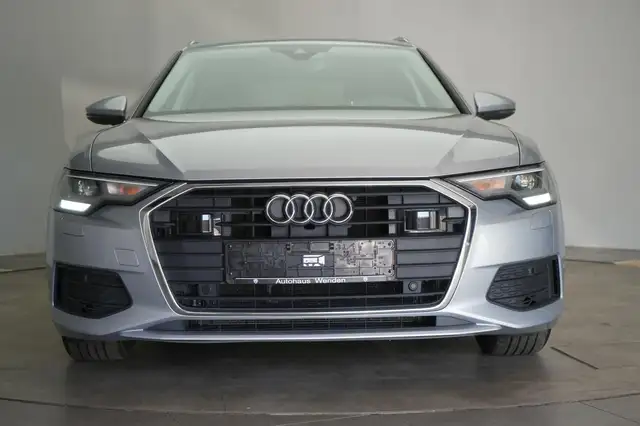 Audi A6 Avant view 2