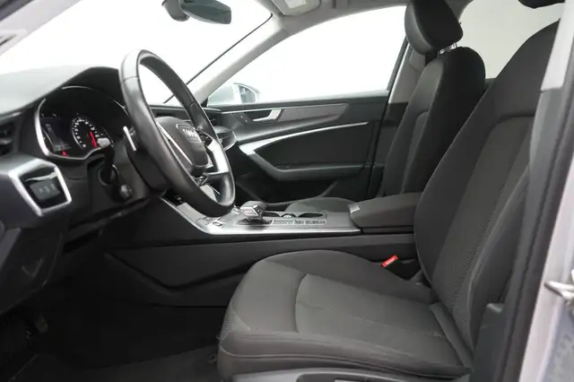 Audi A6 Avant view 9
