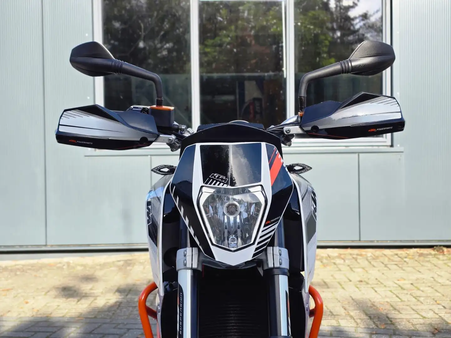 KTM 690 Duke Tour Lage km stand! Wit - 2