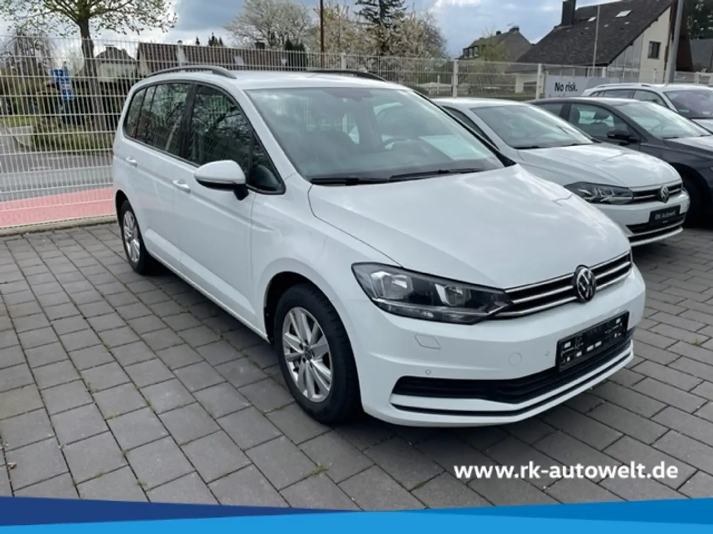 Volkswagen Touran Comfortline 1.5 TSI Navi  Soundsystem Sperrdiff. A Weiß - 1