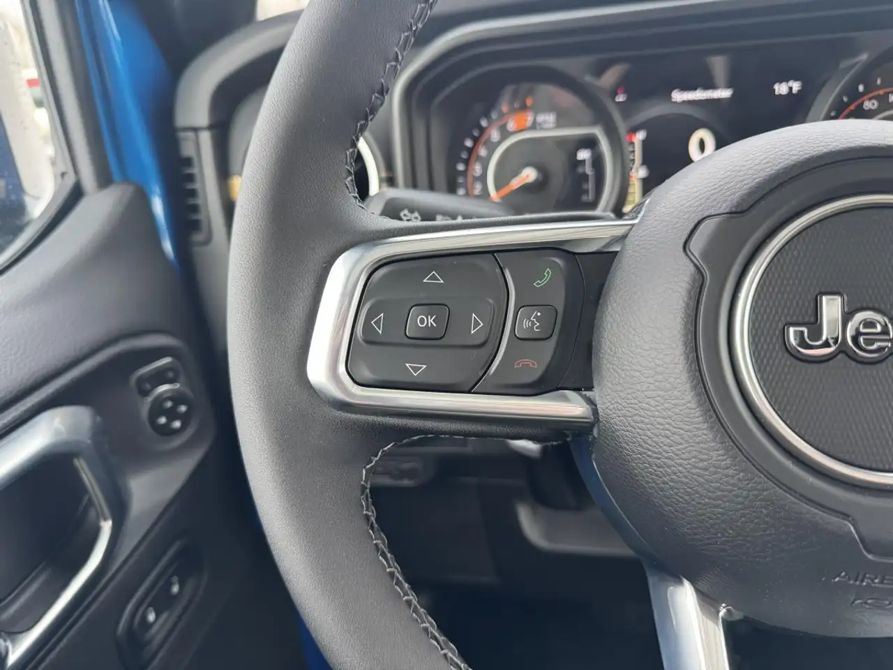 Jeep Wrangler снимка Jeep Wrangler