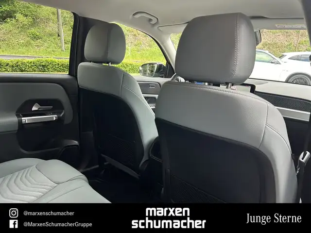 Mercedes-Benz GLB view 14