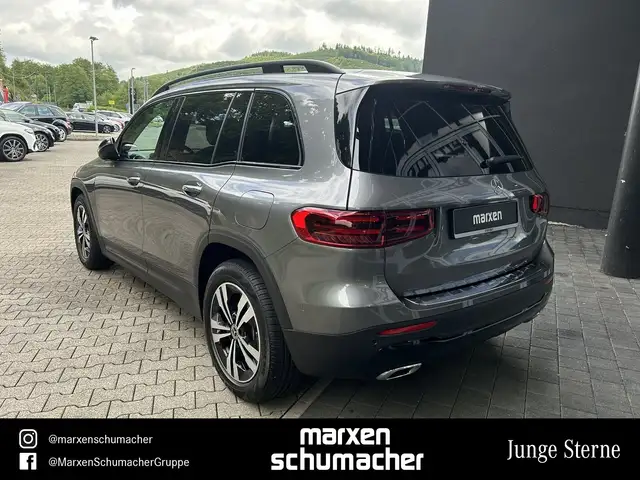 Mercedes-Benz GLB view 6