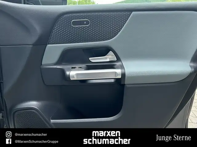 Mercedes-Benz GLB view 13