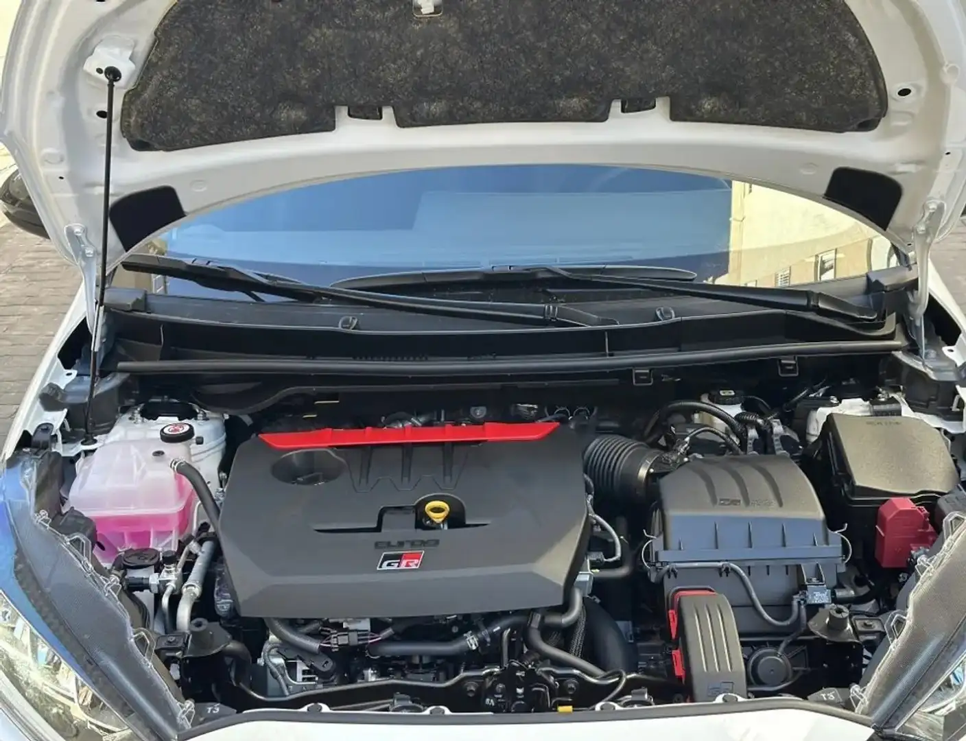 Toyota Hiace GR RZ - 1