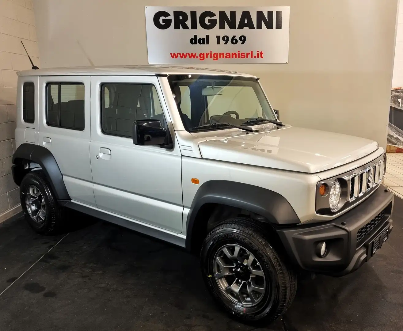 Suzuki Jimny JIMNY 5 PORTE 1.5 GLX Argent - 1