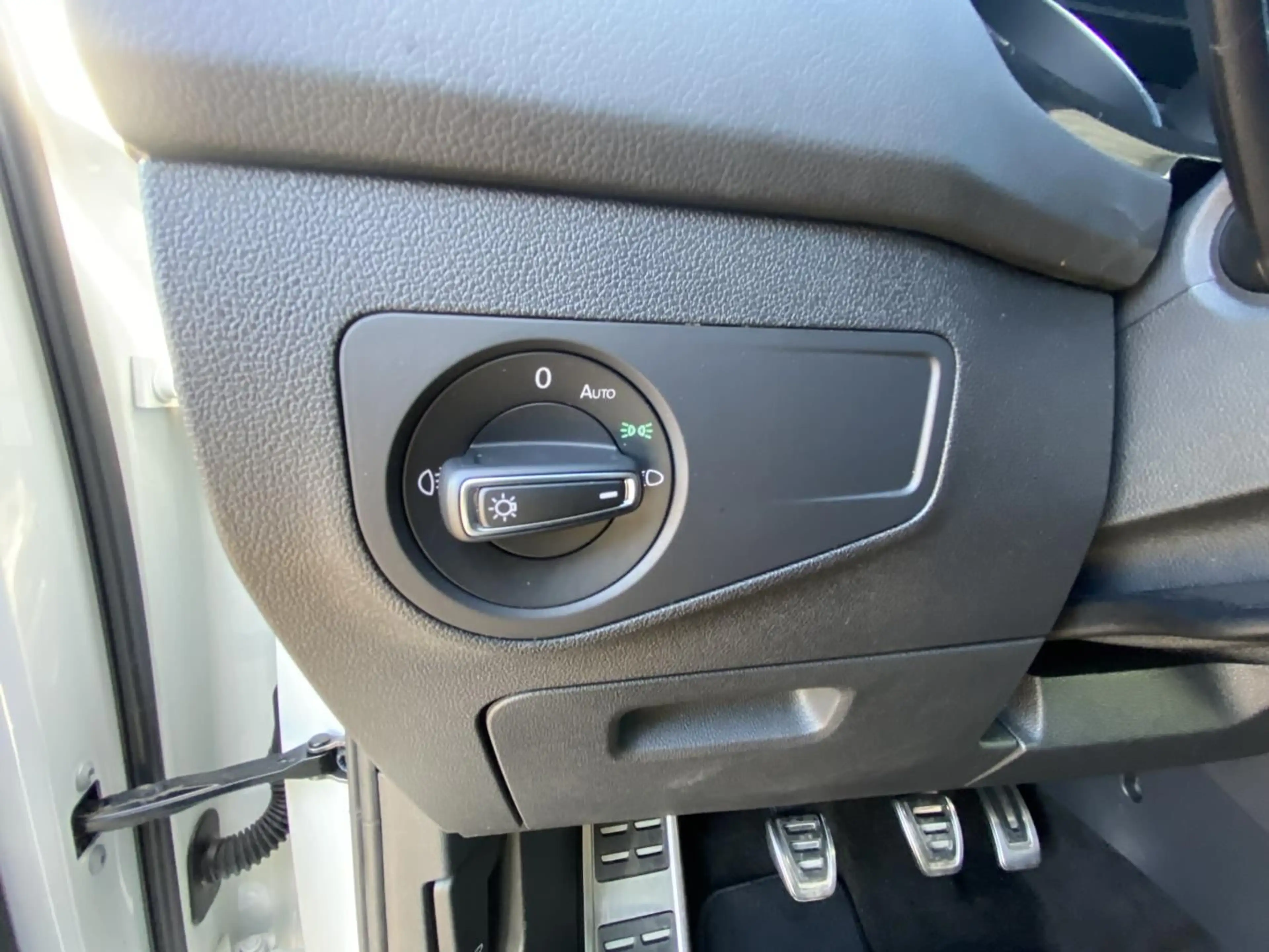 Volkswagen Tiguan 1.5 TSI ACTIVE AHK+APP-CONNECT+NAVI+LED+D — photo 12