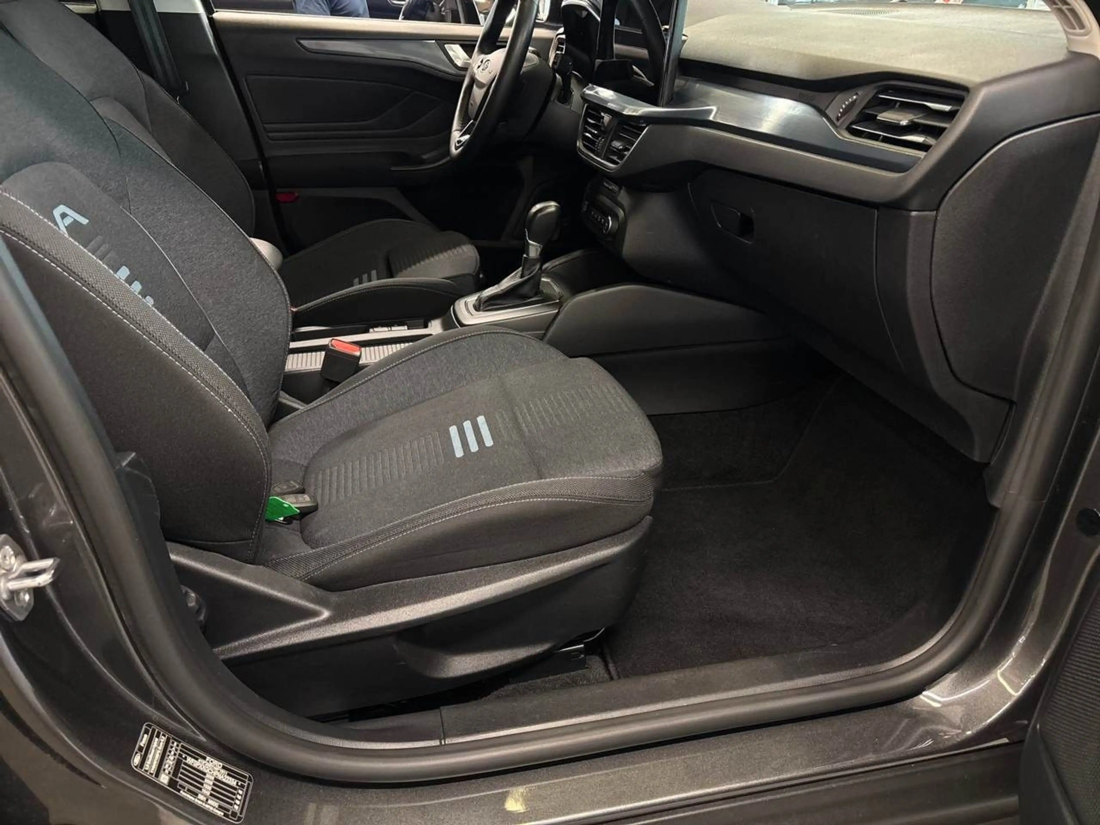 Ford Focus Turnier 1.0 EcoBoost Aut Active ACC|Matrix — photo 11