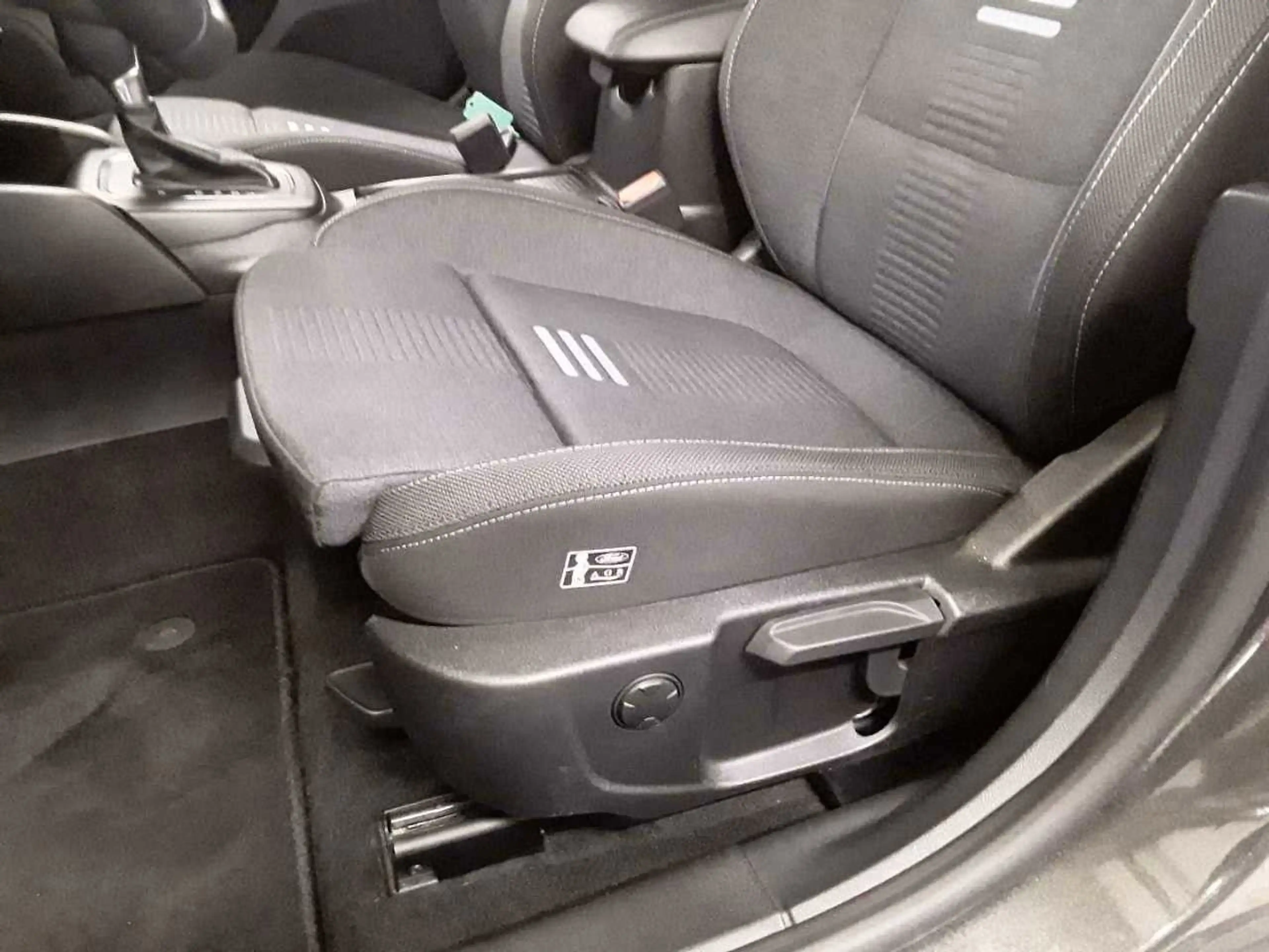 Ford Focus Turnier 1.0 EcoBoost Aut Active ACC|Matrix — photo 10