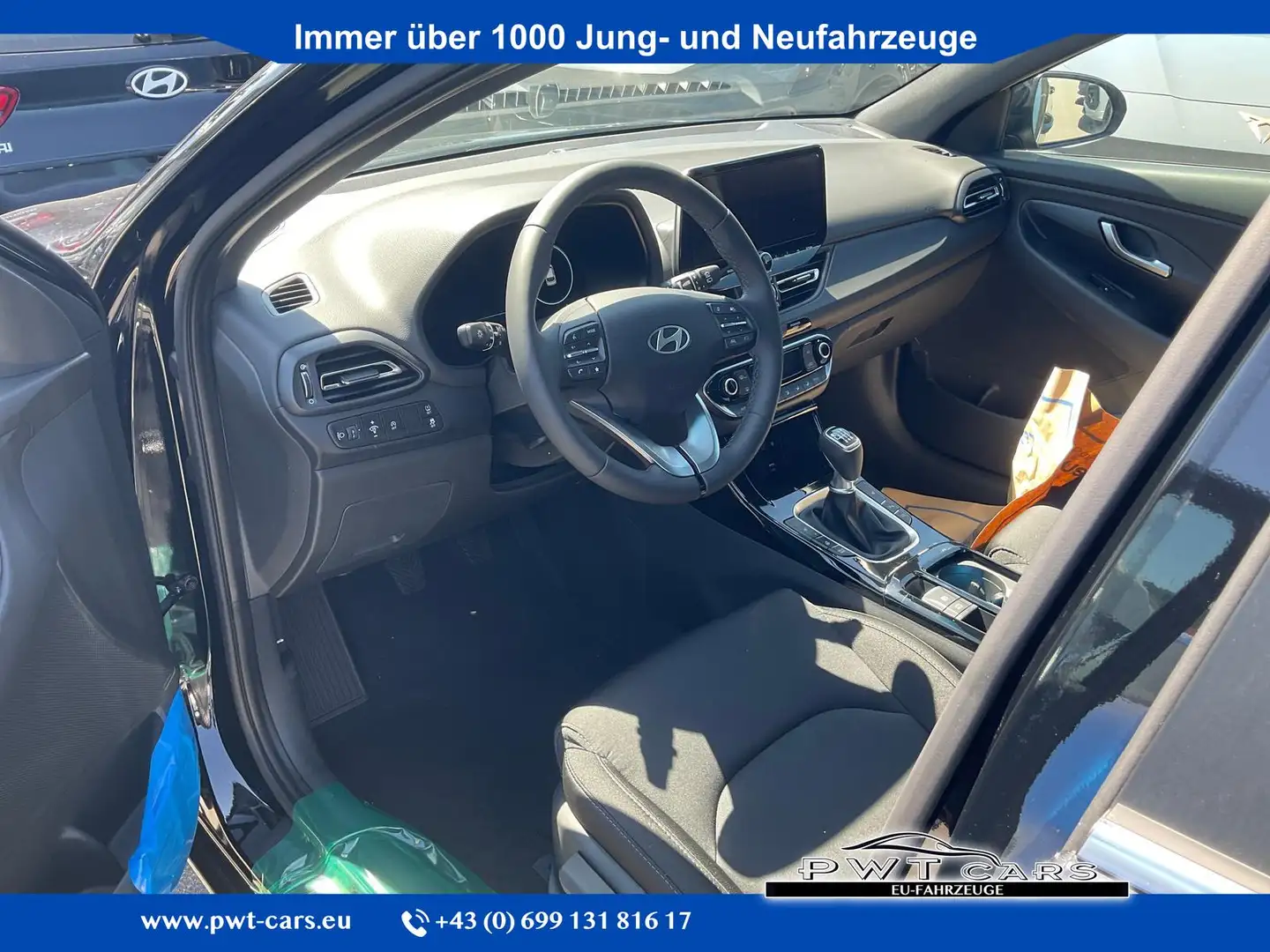 Hyundai i30 Kombi 1.5 T-GDI Family, Navi, Side, Winter, 17-... Nero - 1