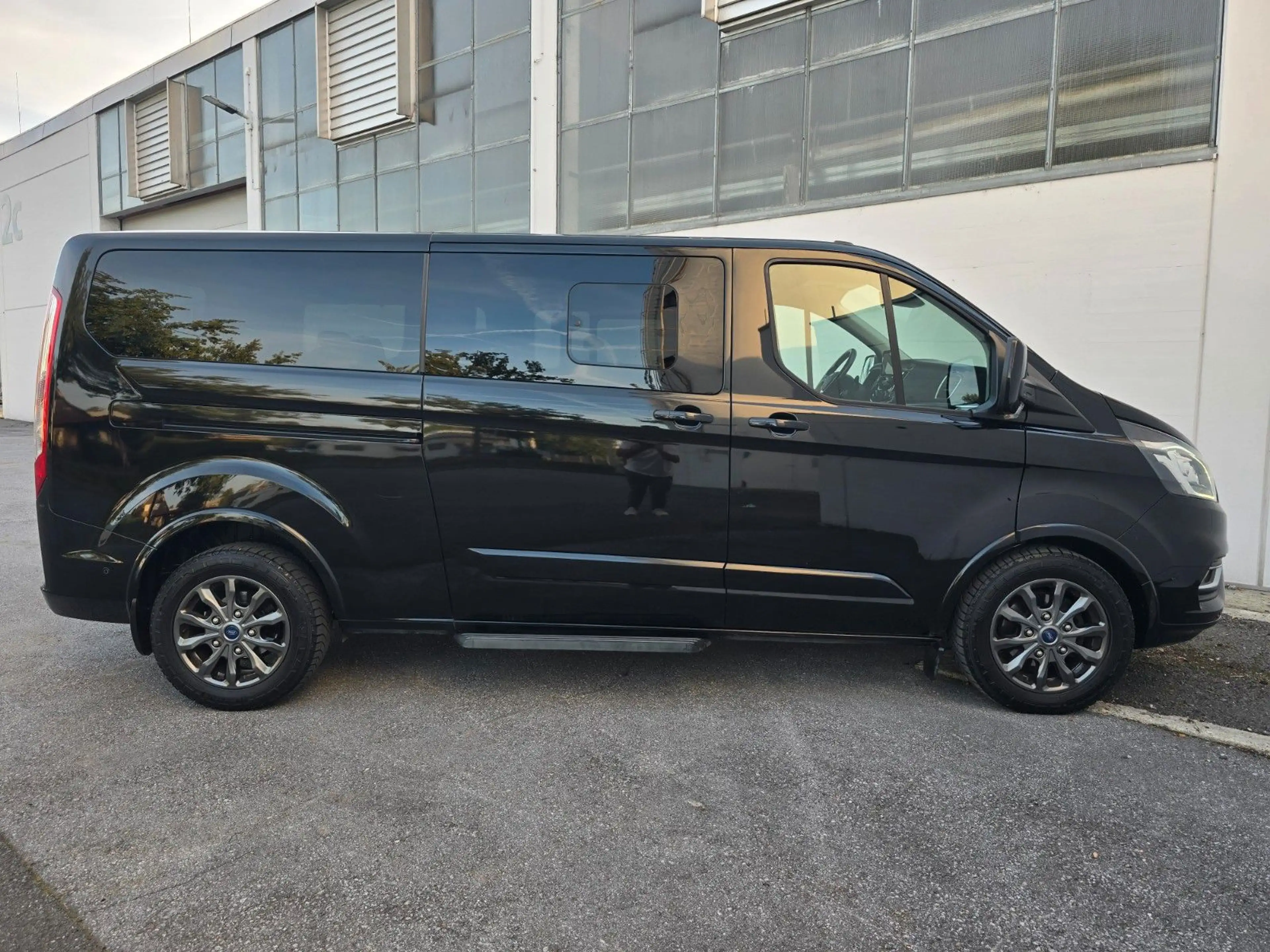 Ford Tourneo Custom 9sitzer L2 Tourneo Titanium — photo 6