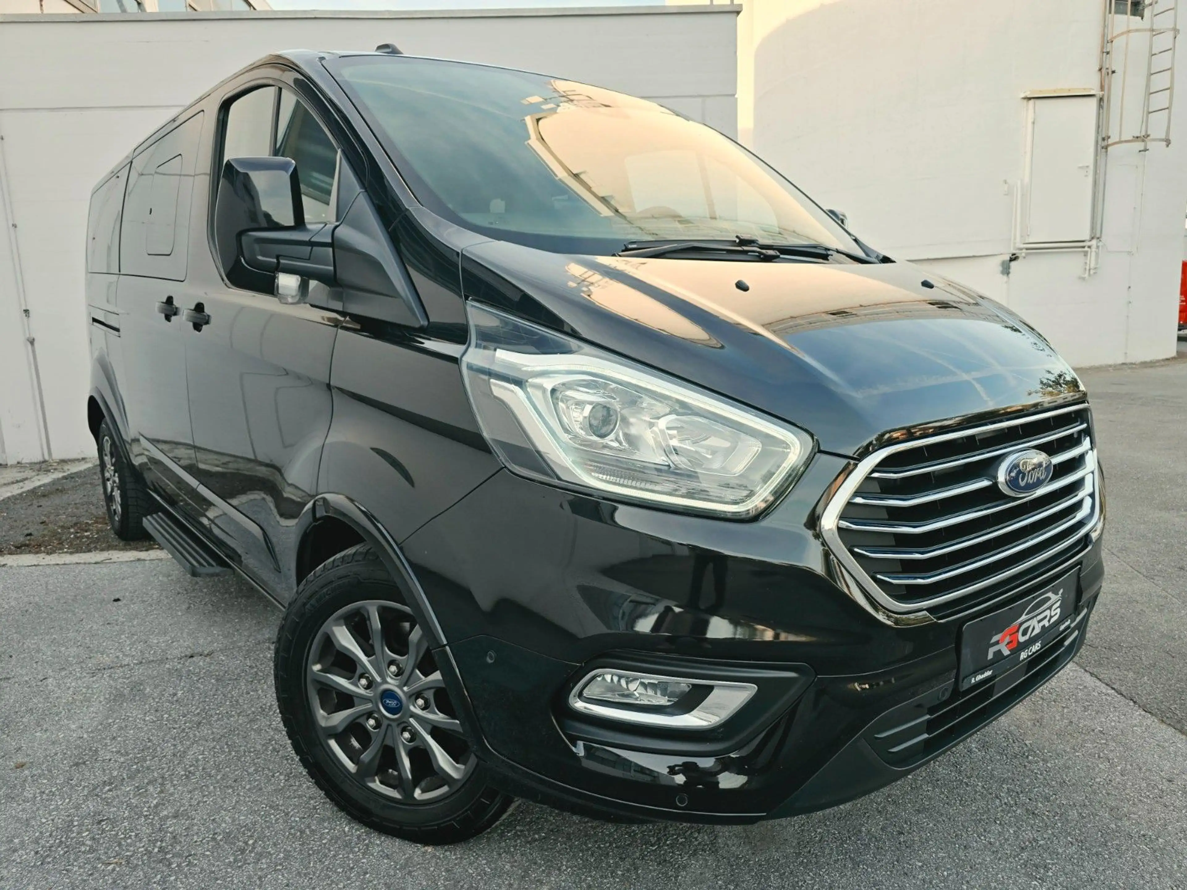 Ford Tourneo Custom 9sitzer L2 Tourneo Titanium — photo 2