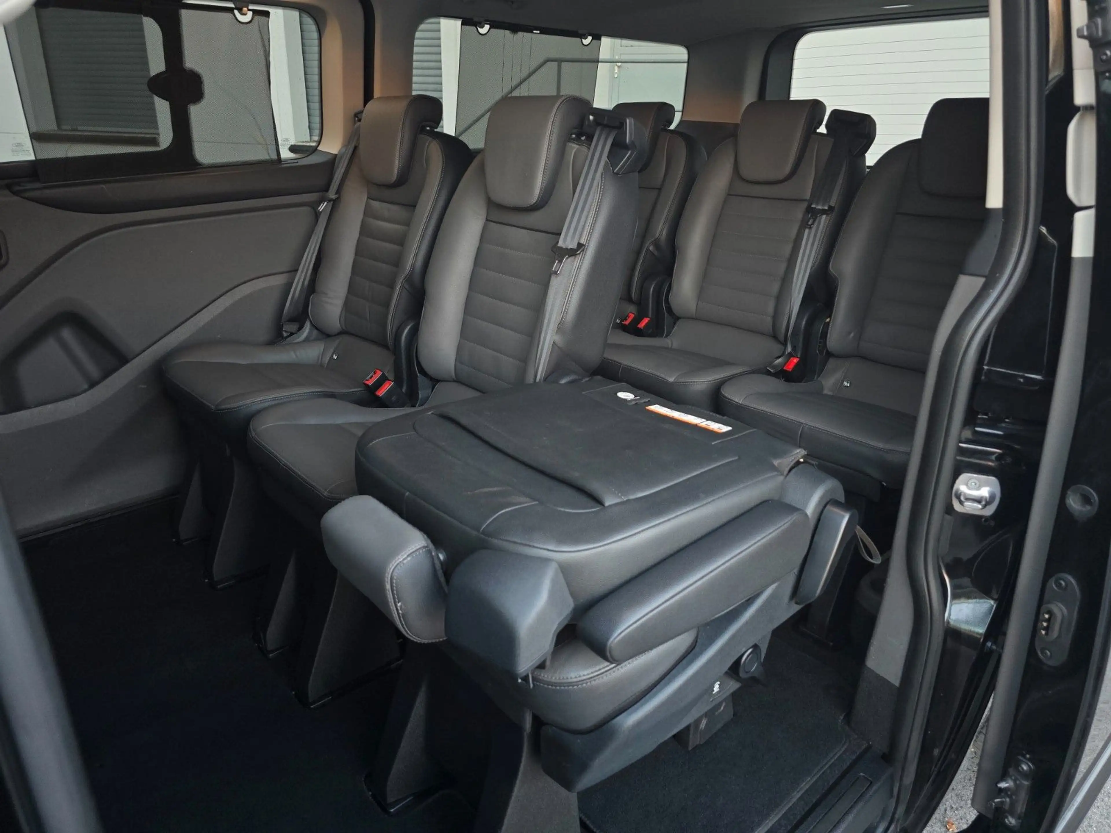 Ford Tourneo Custom 9sitzer L2 Tourneo Titanium — photo 11