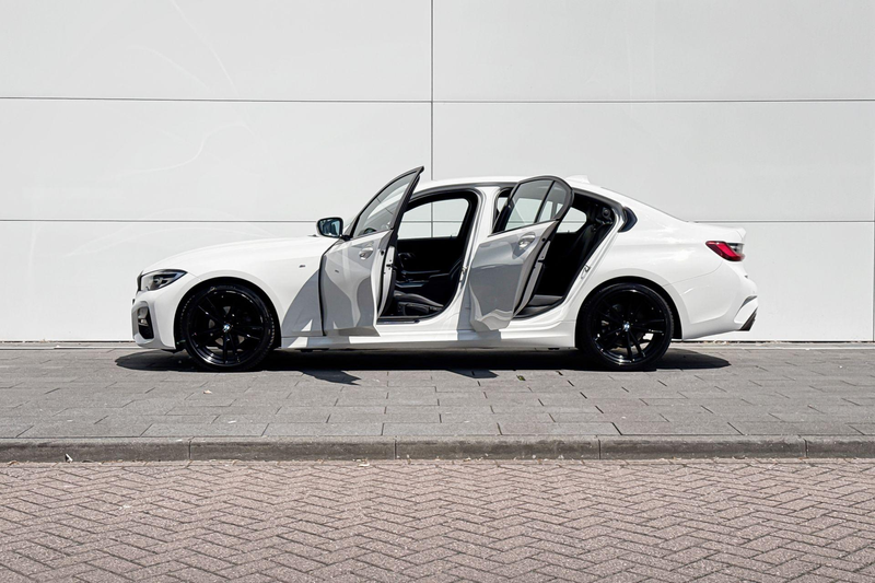 BMW 318 3 Serie Sedan 318i High Executive | M-Sport | — photo 3