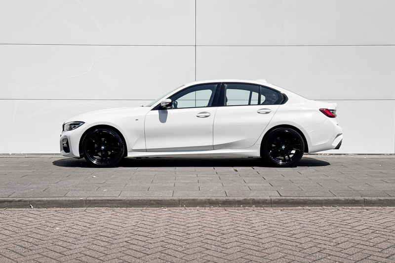 BMW 318 3 Serie Sedan 318i High Executive | M-Sport | — photo 2