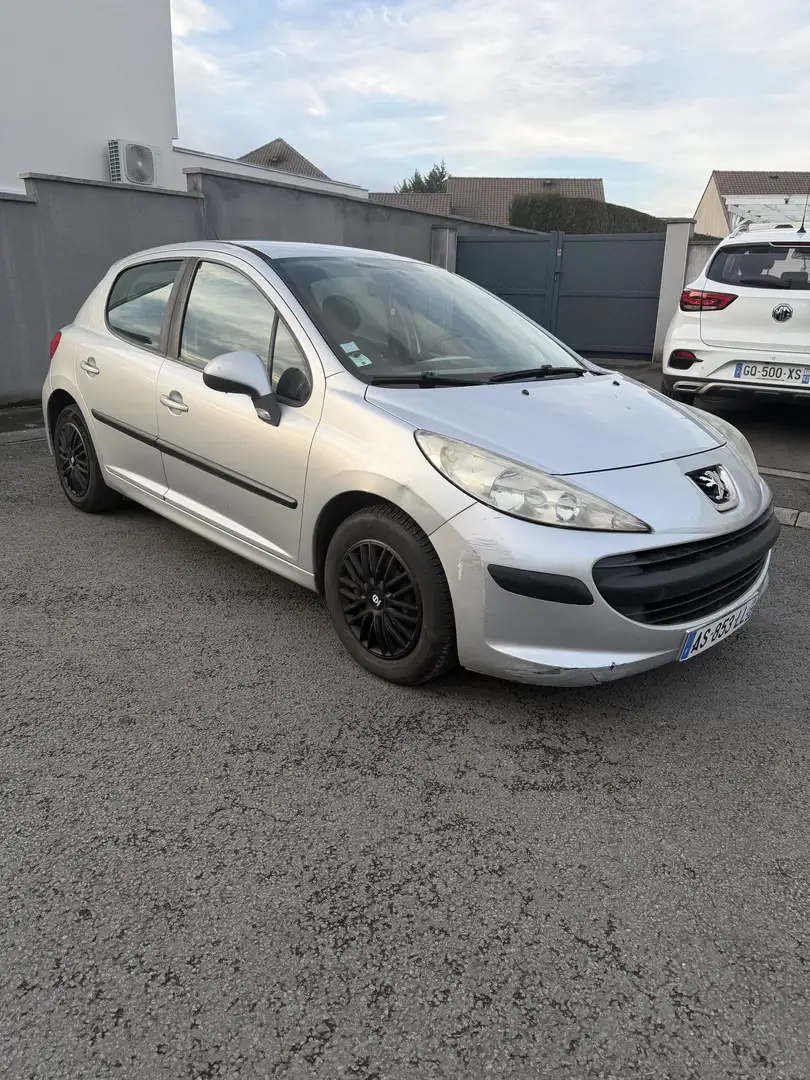 Peugeot 207 1.4 HDi 70ch BLUE LION Style - 2