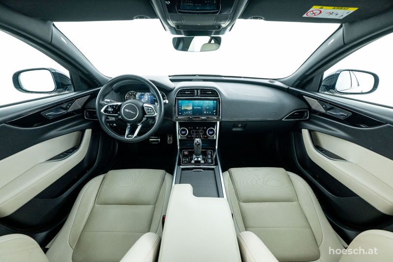 Jaguar XE D200 R-Dynamic BLACK EDITION MEGA-ANGEBOT ++ — photo 5