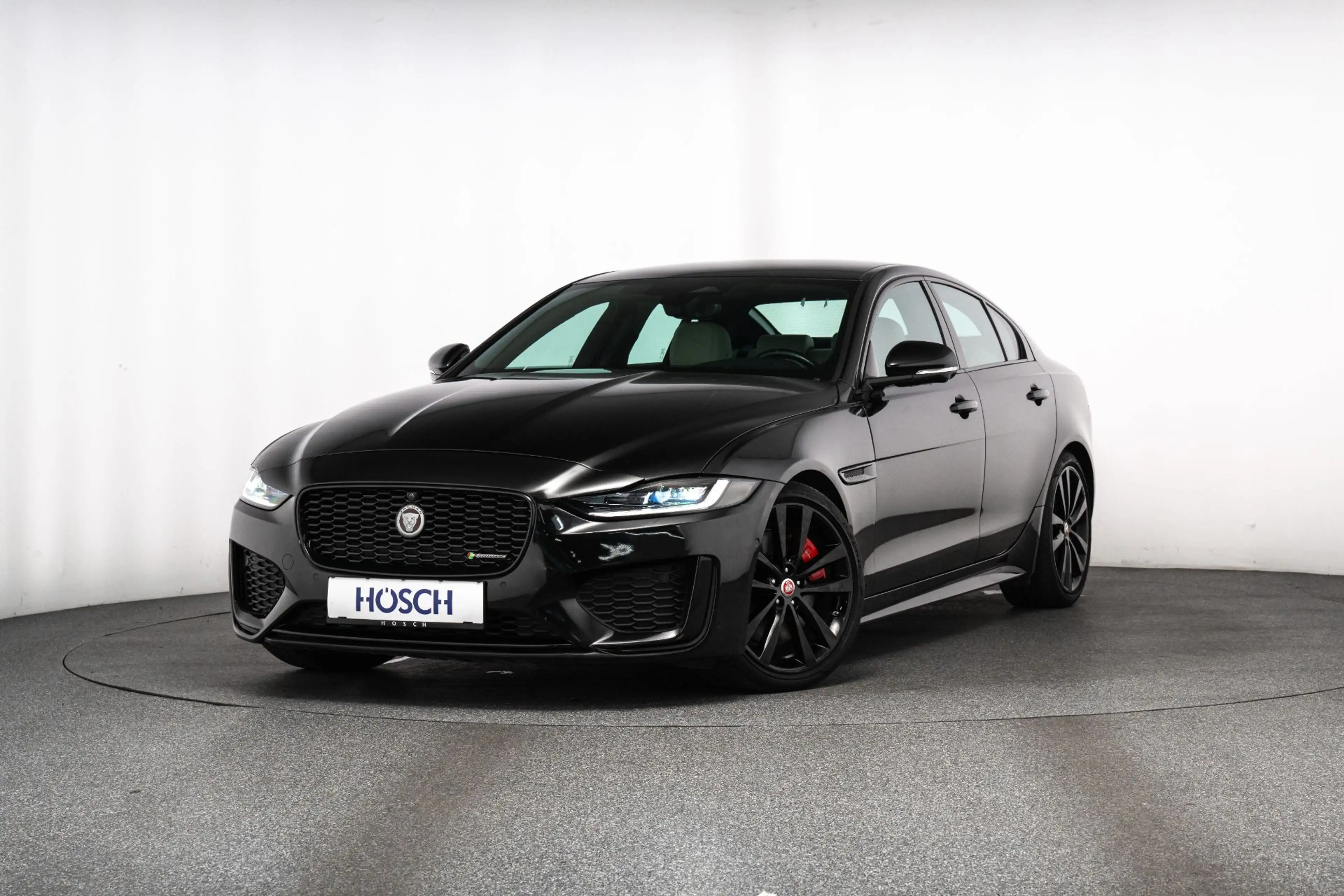 Jaguar XE D200 R-Dynamic BLACK EDITION MEGA-ANGEBOT ++ — photo 2