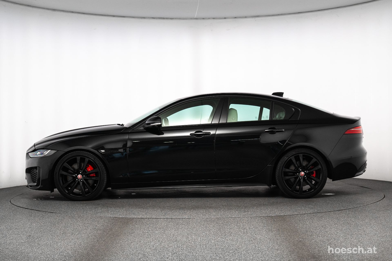 Jaguar XE D200 R-Dynamic BLACK EDITION MEGA-ANGEBOT ++ — photo 3