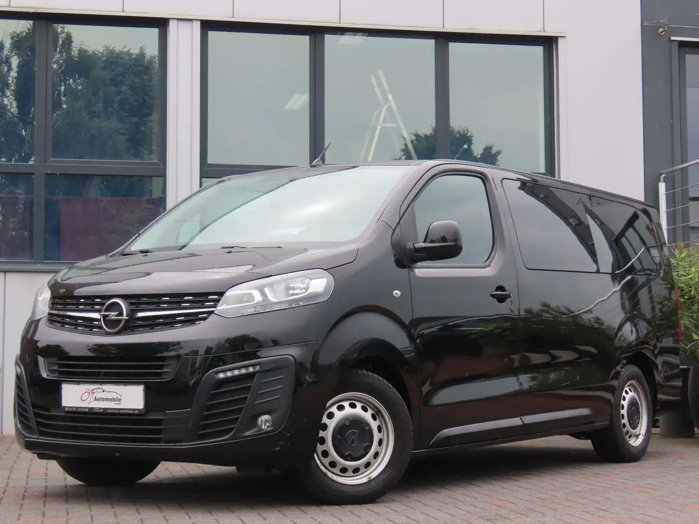 Opel Vivaro Kombi 2.0 CDTI L3 Navigation Schwarz - 2