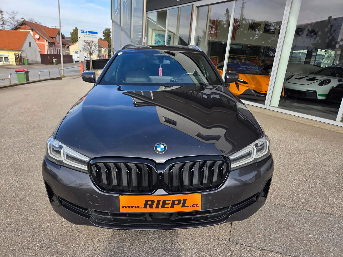 BMW 530 530 xd Voll NP € 98.112.- Ö-1.Besitz Leder Sportsitze Standheizung Head-Up AHK Servicegepflegt Unfallfrei Erstbesitz Grau - 2