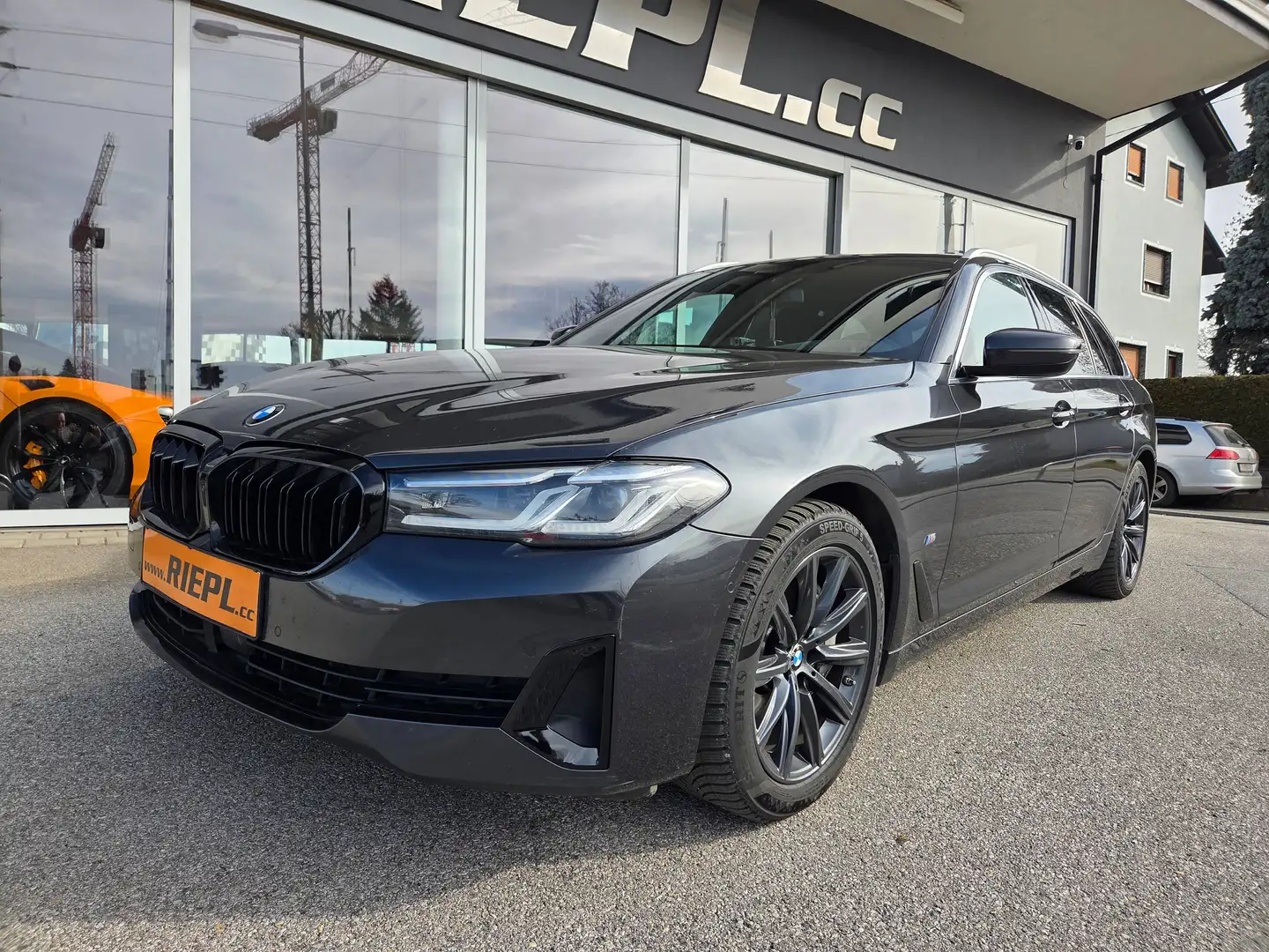 BMW 530 530 xd Voll NP € 98.112.- Ö-1.Besitz Leder Sportsitze Standheizung Head-Up AHK Servicegepflegt Unfallfrei Erstbesitz Grau - 1