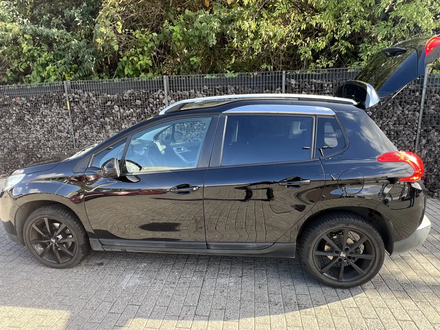 Peugeot 2008 1.6i Allure - 1