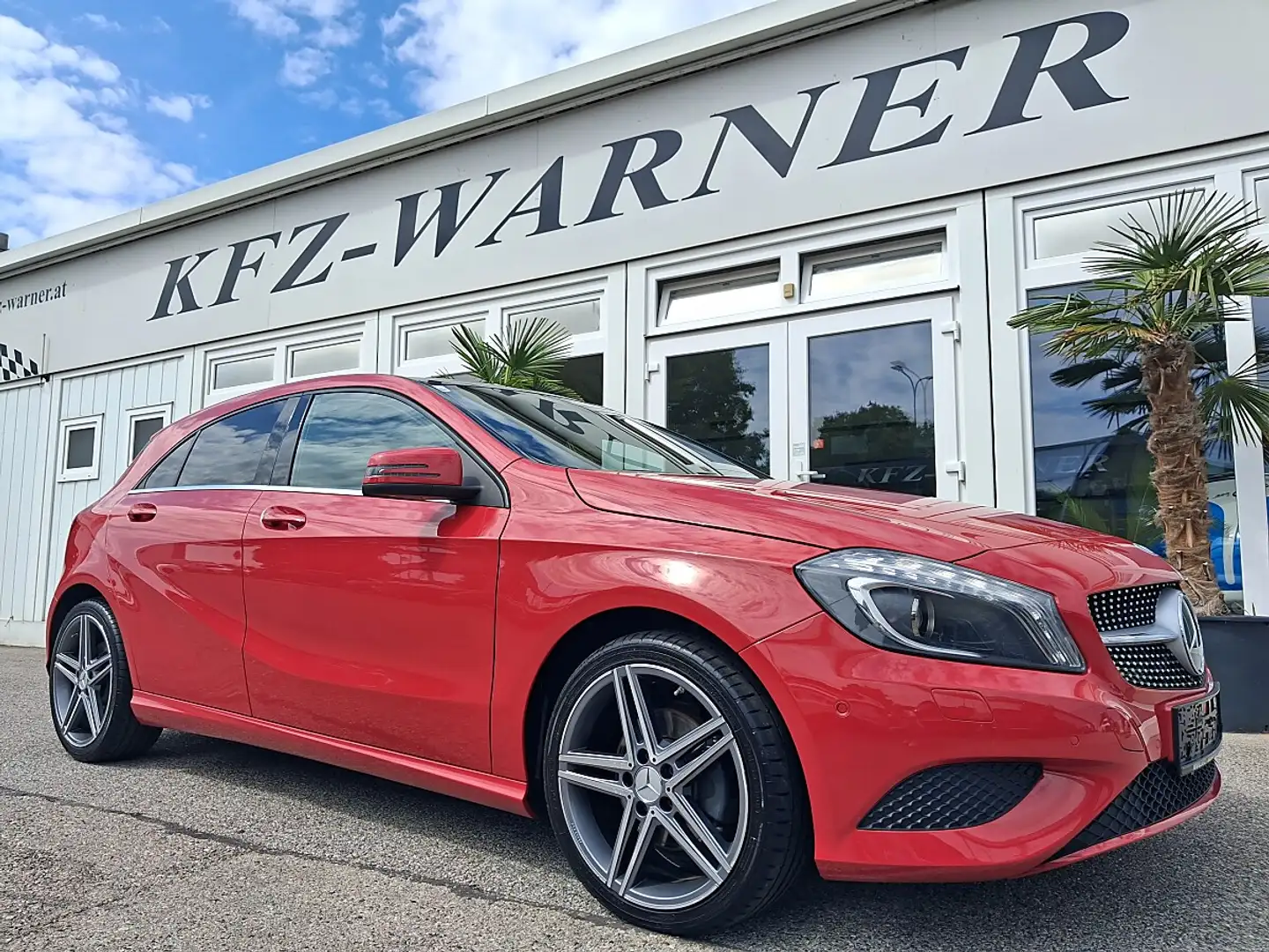 Mercedes-Benz A 220 CDI BlueEfficiency Aut. Rot - 1
