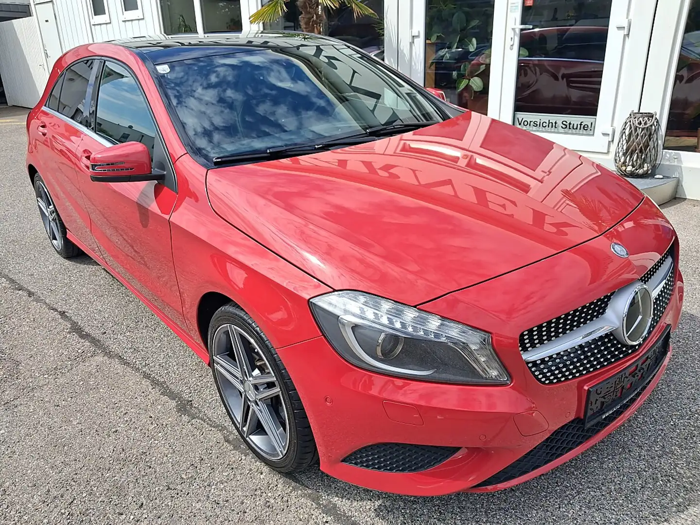 Mercedes-Benz A 220 CDI BlueEfficiency Aut. Rot - 2
