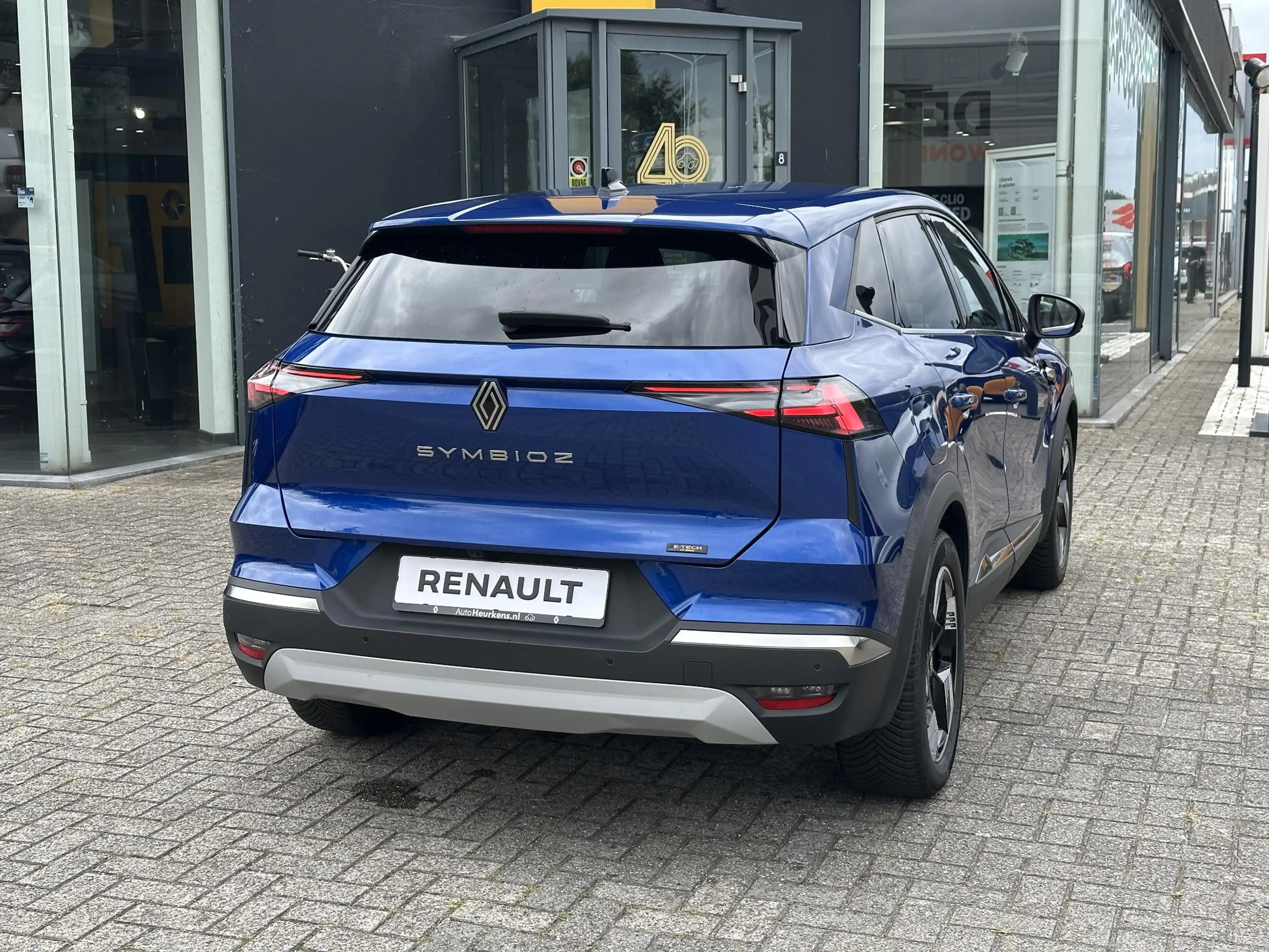 Renault Symbioz Iconic E-Tech Full Hybrid 145 l AUTOMAAT l Elektri — photo 5